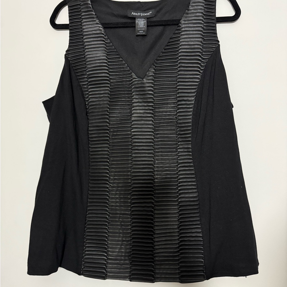 Ashley Stewart Black Textured V-Neck Sleeveless Camisole